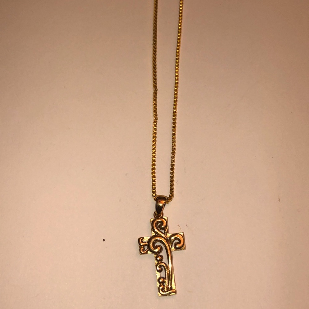 20” Gold tone necklace with cross pendant